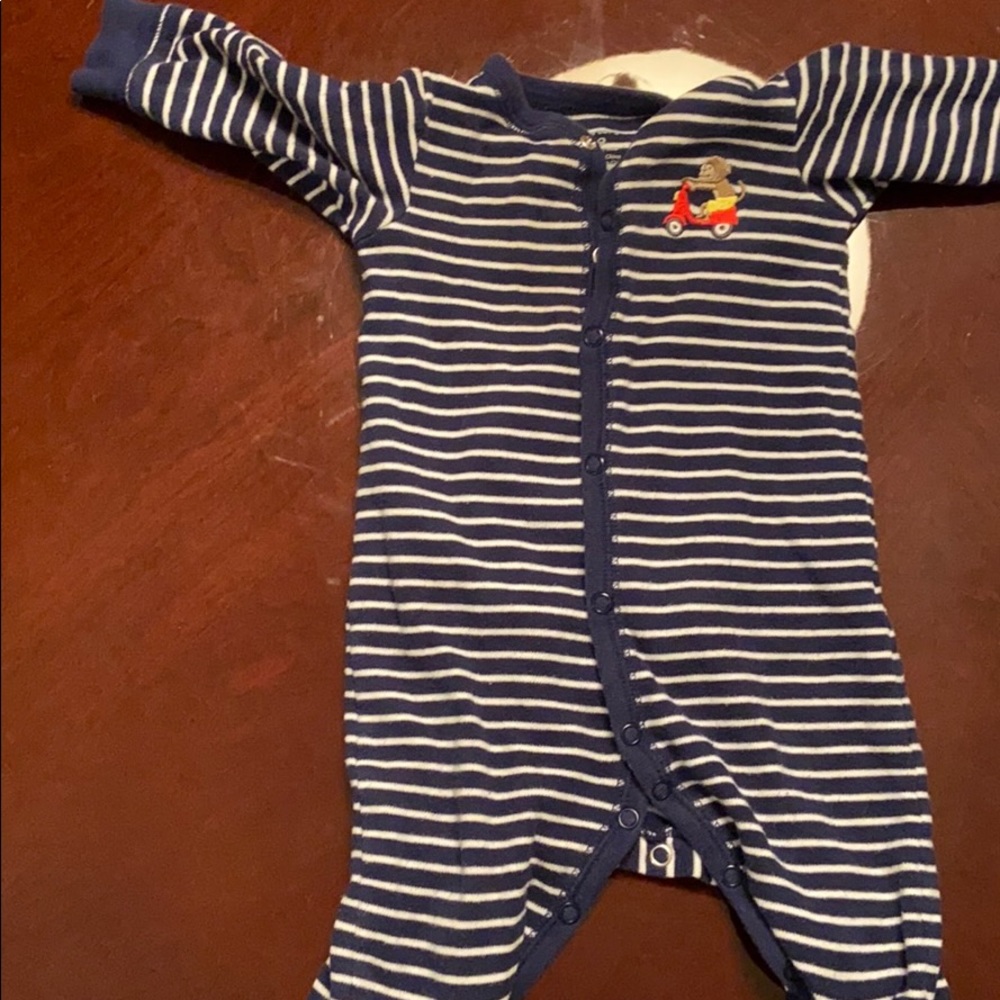 Carters footie pajamas 9 mos